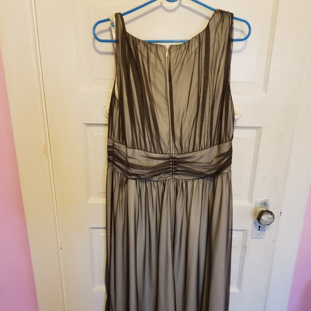 Dress - Picture 2 of 2